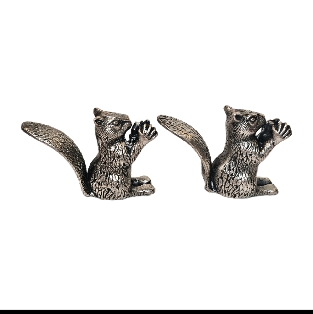 Pair of Heavy Cast Pewter Squirrels Salt and Pepper Shakers Collectible Vintage - Picture 4 of 9